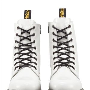 8 eye-boot. The Jaden. Unisex. Never worn. White.